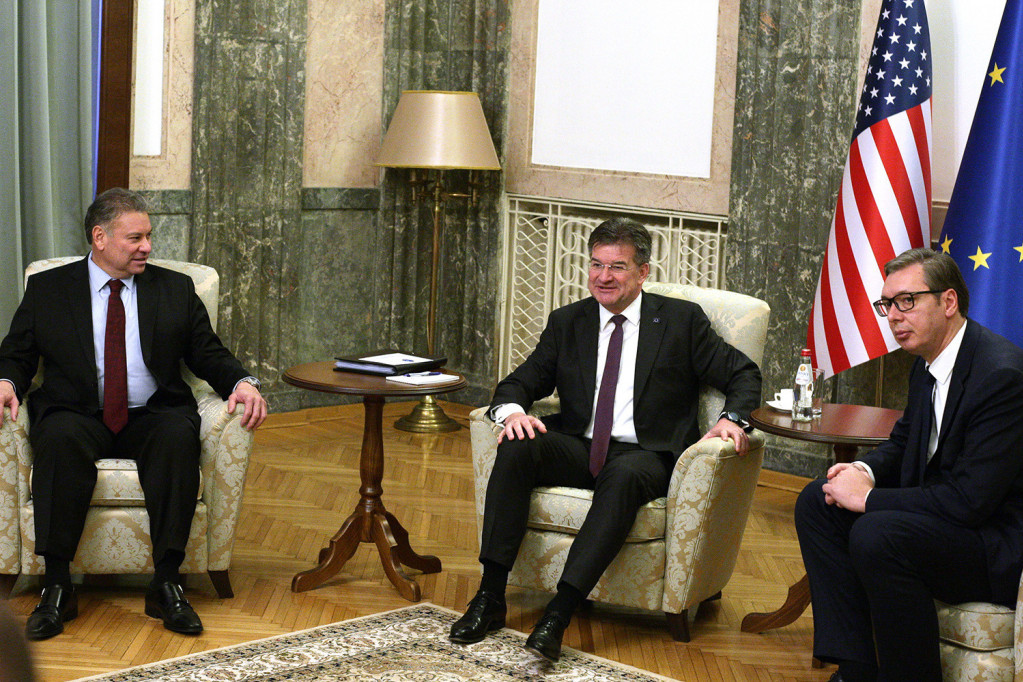 Oglasio se predsednik Vučić nakon sastanka sa Lajčakom i Eskobarom: Imali smo iskren i korektan razgovor (FOTO)