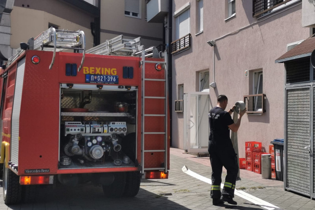 Izgoreo bojler, sva deca evakuisana: Izbio požar u vrtiću u Užicu, vatrogasci na terenu lokalizuju vatrenu stihiju