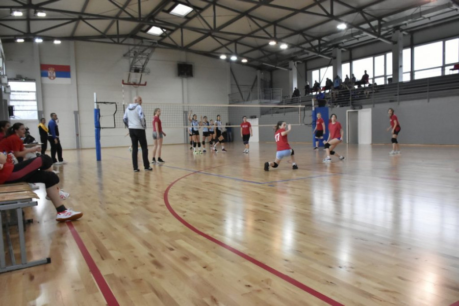 24SEDAM VALJEVO Novi parket u hali „Student“