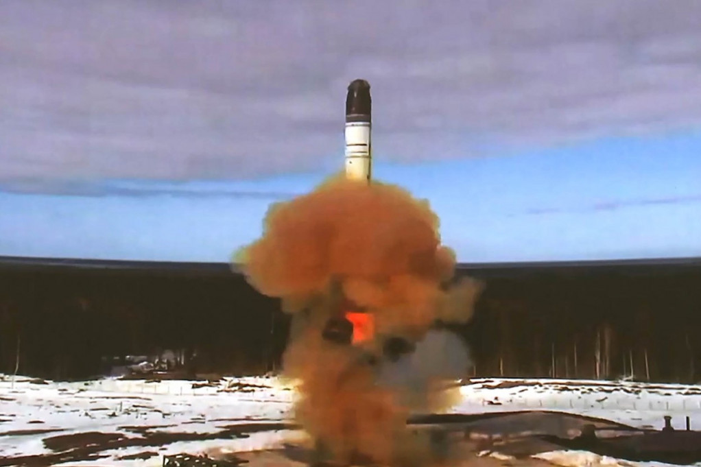 Rusija stavila "sarmat" u stanje pripravnosti! Moćna raketa može da ponese 10 nuklearnih bojevih glava, a i ostale odlike su zastrašujuće