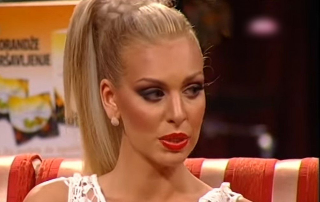"Niko parče hleba da mi da..." Pevačica zabrinula: Ostala sam bez krova nad glavom, a porodica neće da mi pomogne!