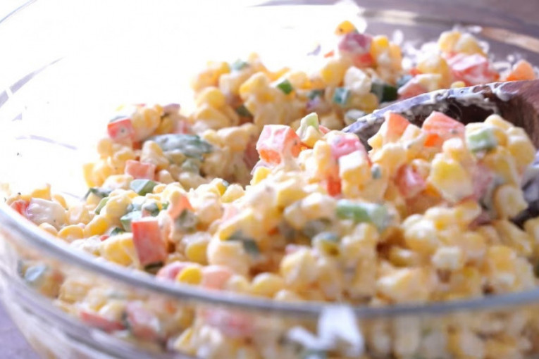 Recept dana: Pikantna posna salata sa kukuruzom brzo se sprema i možete da je pravite i na sam dan slave (VIDEO)