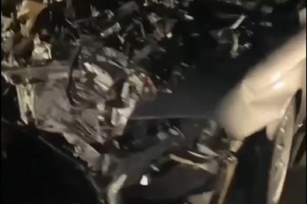 Stravičan udes kod Čente: Automobilom se zakucao u neosvetljenu traktorsku prikolicu! (VIDEO)