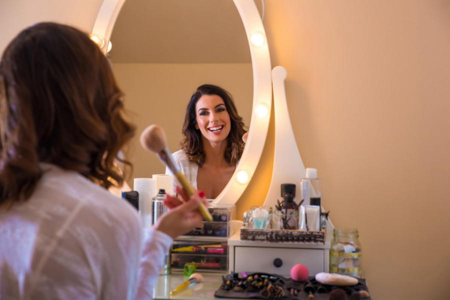 Kako pravilno naneti tečni ruž: Šest trikova profesionalnih šminkera za savršen izgled usana