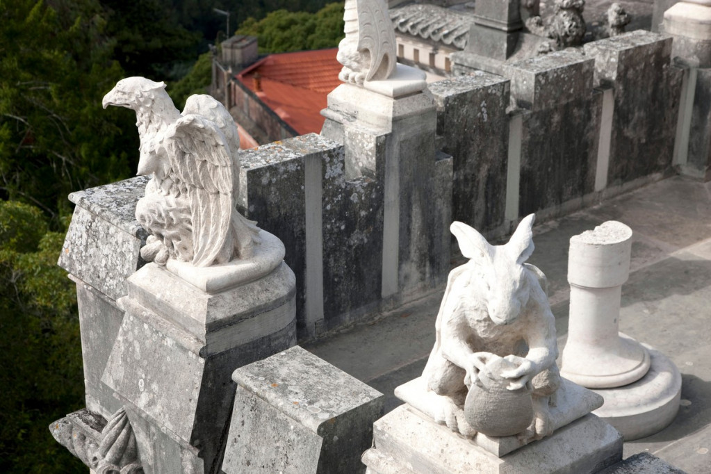 Turisti hrle da se dive masonskim simbolima i gotičkim strukturama u palati Quinta da Regaleira
