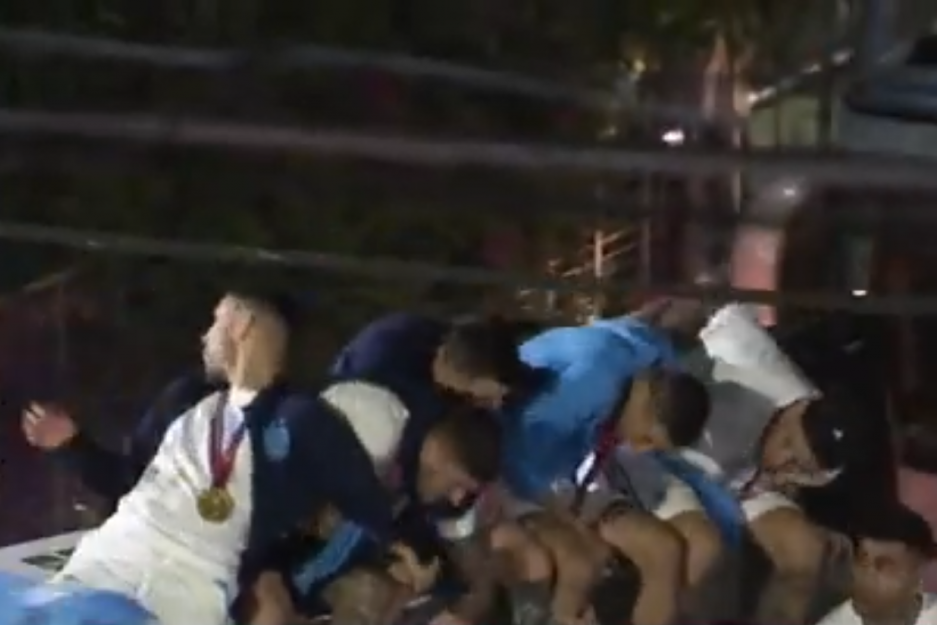Mesi i ekipa za dlaku izbegli tragediju! Da se nisu sagnuli na vreme, Argentina bi bila zavijena u crno (VIDEO)