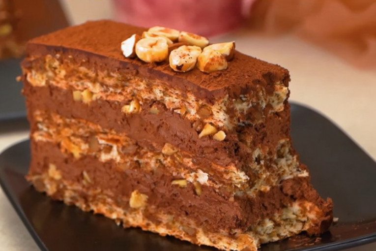 Recept dana: Reforma bez brašna - najukusnija torta, prepuna oraha i kakaoa, napravićete je najbrže do sada (VIDEO)