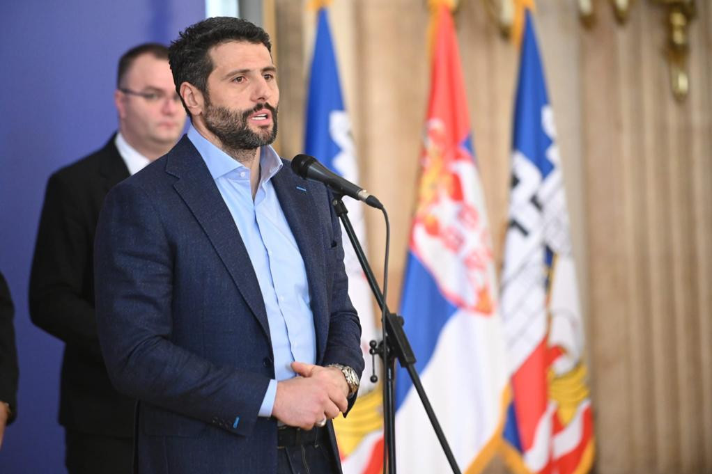 Splav Fristajler potonuo do pola! Oglasio se i Šapić - slede kontrole i drakonske kazne za one koji puste toliko ljudi (FOTO)