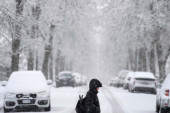 Snežna oluja pogodila Vankuver: Preko noći palo 25 centimetara snega, otkazano 130 letova