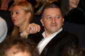 Ovo su brat i sestra Srđana Predojevića: On je uspešan dizajner u Parizu i isti je voditelj, a ona je zanosna plavuša (FOTO)