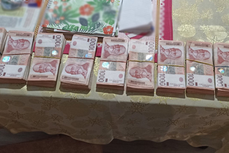 Uzimali novac od klađenja za lažne utakmice i hakovali profile prevarenih: U Vojvodini uhapšena grupa od 35 ljudi