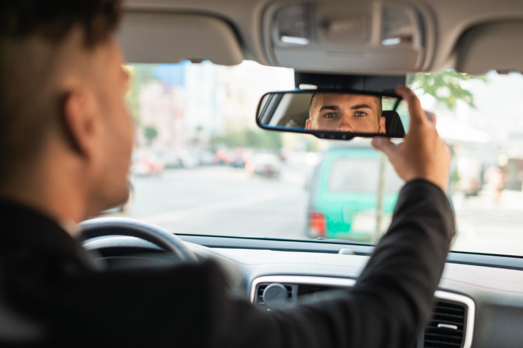 Vozači, oprezno: Evo kako izaći na kraj sa mrtvim uglovima u vožnji i smanjiti rizik od sudara