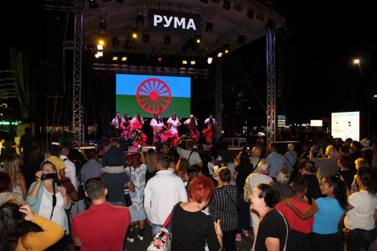 24SEDAM RUMA Kulturom protiv predrasuda: "Romsko veče" na Gradskom trgu