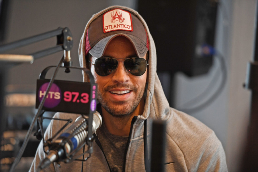 Enrike Iglesijas i Ana Kurnjikova su zajedno dve decenije: Nikada se nisu venčali, a ovako je počela njihova ljubav