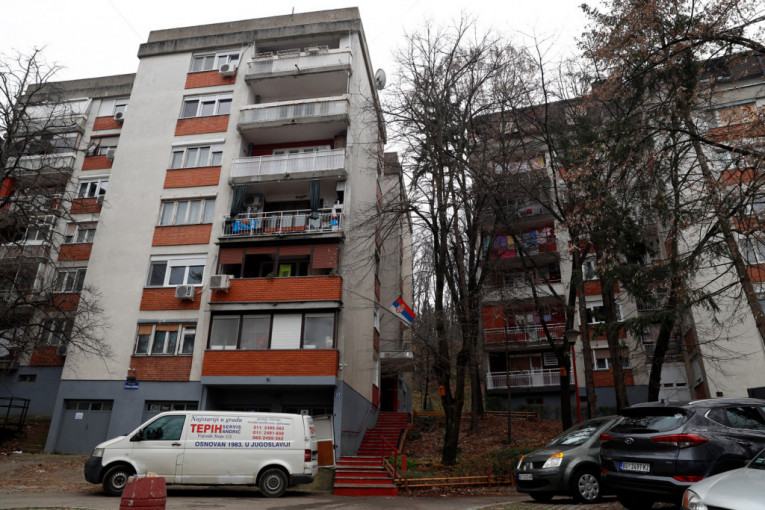 "Idu od stana do stana i otvaraju vrata bez zvonjenja": Panika među Beograđanima - da li su se to pojavili "lažni policajci"!?
