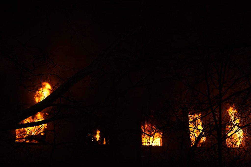 Buknuo požar u kući u Glogonju: Vatrogasci pronašli telo u jednoj od prostorija