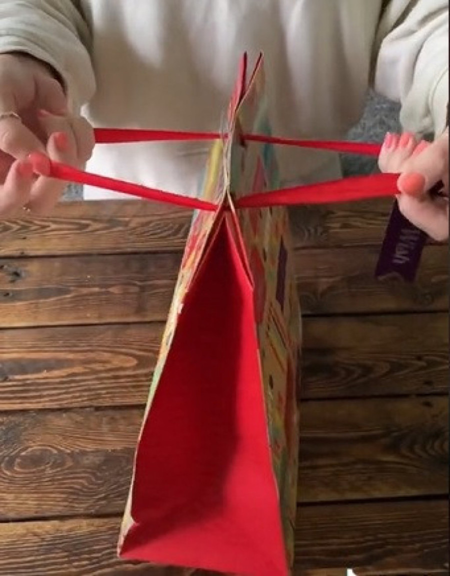Kesu za poklone većina ljudi koristi pogrešno: Ovo je pravilan način, pojačava faktor iznenađenja (VIDEO)
