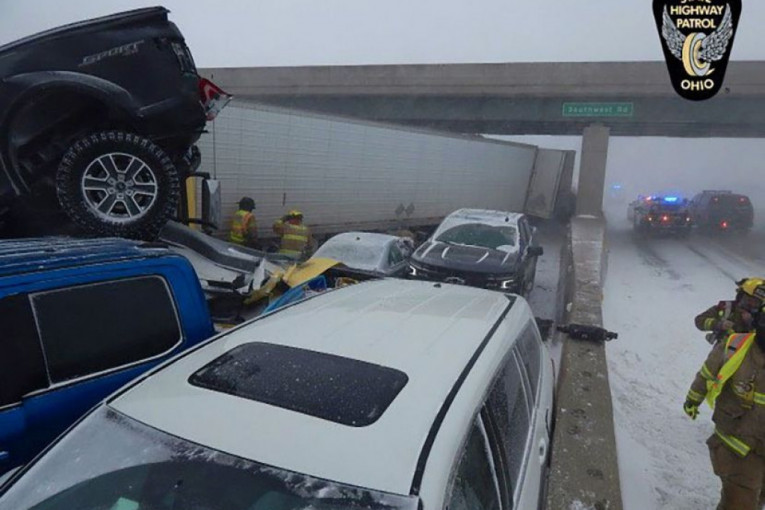 Snežna oluja paralisala SAD: U stravičnom lančanom sudaru zbog snežne oluje učestvovalo 50 vozila - ima mrtvih i povređenih (FOTO/VIDEO)