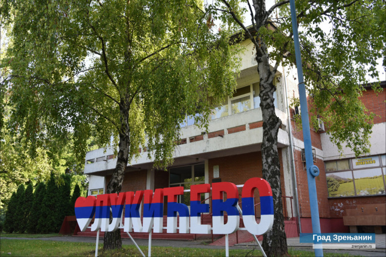 24SEDAM ZRENJANIN Gradonačelnik u poseti Lukićevu: Selo sa dve važne fabrike