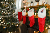 Skoro će Nova godina, što znači da je vreme da se okače šarene čarape: Šta se krije iza ove praznične tradicije?