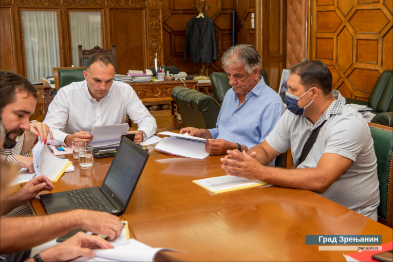 24SEDAM ZRENJANIN Gradonačelnik održao radni sastanak sa predstavnicima EPS i Gradske toplane
