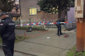 "Prizor je jeziv": Masovna tuča u centru Čačka, lokva krvi nasred trotoara - teško povređen mladić hitno prevezen u bolnicu (FOTO)