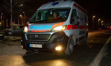 Zapalio se automobil u Beogradu: Mladić (25) hitno prebačen u Urgentni