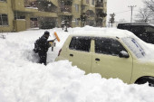 I u Japanu muku muče zbog snega: Rekordne padavine odnele 17 života (FOTO)