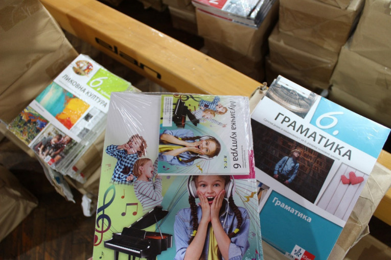 Završena nabavka besplatnih udžbenika za beogradske osnovce! Raspodela po školama počinje od 15. avgusta