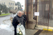 Željko Samardžić s knedlom u grlu o Laćinoj sahrani i Futi: Gleda u grob gde mu leži troje dragih ljudi