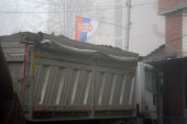 Blokirani svi putni pravci ka Leposaviću: Srbi podigli nove barikade, sprečili džipove kosovske policije da prođu