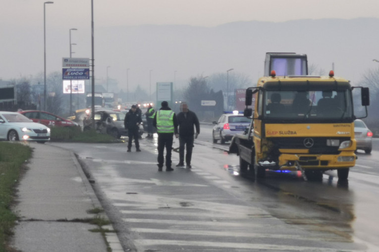 Teška saobraćajka na obilaznici kod Čačka: U sudaru tri vozila jedna osoba poginula, dve povređene