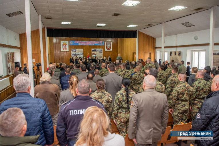 24SEDAM ZRENJANIN U kasarni zrenjaninskog garnizona Vojske Srbije svečano obeležen Dan Banatske brigade