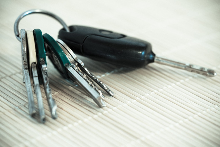 Mnogi vozači ni ne znaju da ga imaju: Mali simbol u automobilu pomaže da pokrenete vozilo kada ključ zakaže