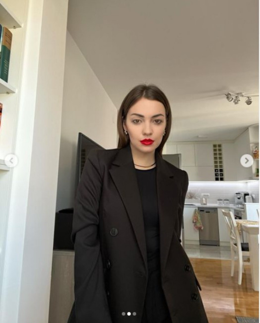 Sin i snaja Jelene Bačić Alimpić žive u konfornom stanu