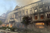 Stravičan požar u kazinu u Kambodži: Stihija odnela najmanje 11 života, ljudi skakali iz zgrada u smrt (FOTO/VIDEO)