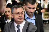 "Nadasve je voleo Srbiju": Predsednik Vučić uputio telegram saučešća povodom smrti Kertesa