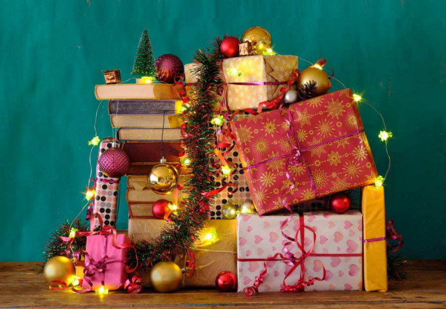 "Secret Santa" u firmi: Šta kupiti kolegi, a da ne pogrešiš i da ne bude neprijatno?