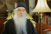 Poželeo mu zdravlje i porodičnu sreću: Episkop Irinej čestitao Vučiću uspešno održane vanredne izbore