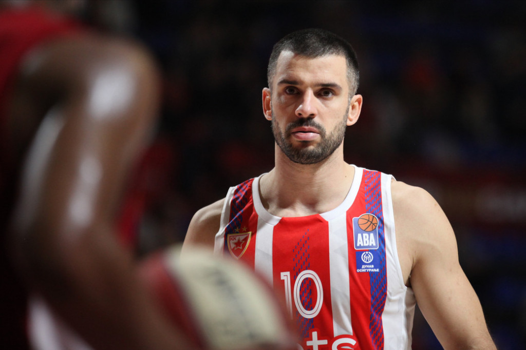 Crvena zvezda povodom produženja ugovora sa Lazićem: Trinaesta sezona naše legende i rekordera!