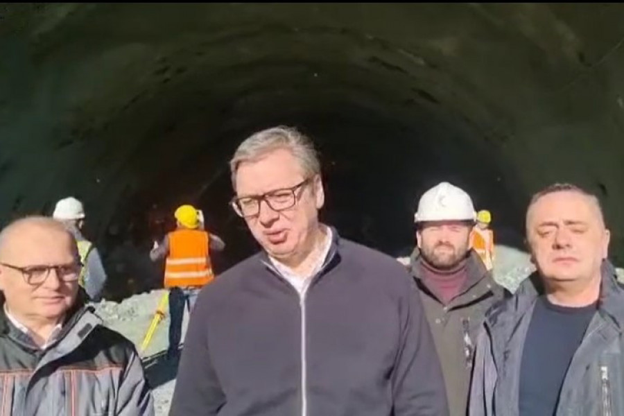 Verujem u Srbiju, verujem u rad: Vučić obišao izgradnju Fruškogorskog koridora (VIDEO)