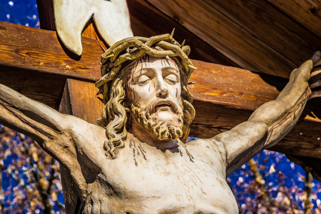 Ukrali Isusa sa krsta, ostale da vise samo ruke: Da li je ovo najbahatija krađa koju ste videli? (FOTO)