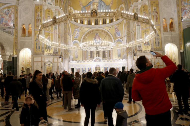 Kako i kada deca mogu da poste i da se pričešćuju: Otac Dragan sve objasnio!