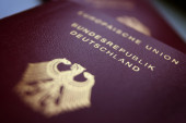 Važna vest za Balkance: Stranci koji žive u Nemačkoj mogu da dobiju dvojno državljanstvo