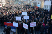 Decu ti nećemo oprostiti!: Protest u Štrpcu zbog ranjavanja Stefana i Miloša na Badnje veče (FOTO)