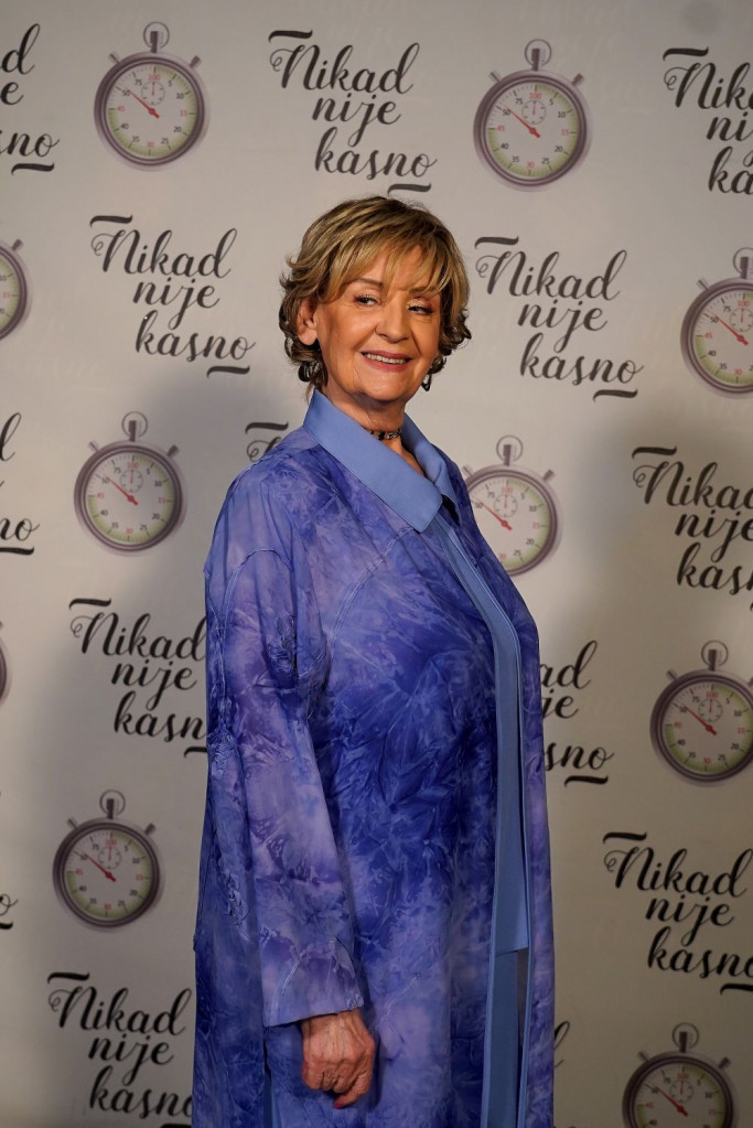 Lepa Lukić ovu nagradu smatra krunom svoje karijere! Pevačica otvorila dušu kao nikad pre: Jednu mladu koleginicu posebno nahvalila!