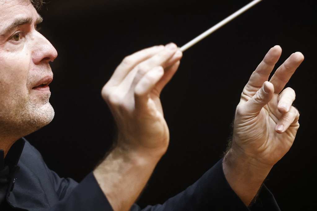 Priča o zabranjenoj ljubavi koju je "nemoguće" svirati: Gabrijel Felc i Beogradska filharmonija spremni za senzacionalni podvig (FOTO)