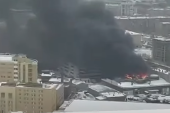 Veliki požar u Moskvi: Srušio se krov objekta, vatra zahvatila 2.000 kvadratnih metara (VIDEO)