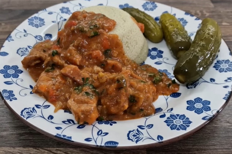 Recept dana: Nemački gulaš - pikantno začinjen, prepun mesa i povrća, spreman za sat vremena i preukusan (VIDEO)