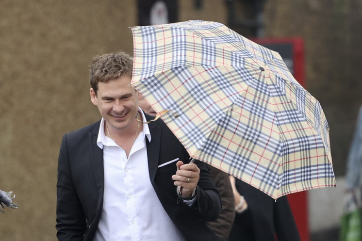 Poznati pevač šesti put postao otac: "Ona mi je spasila život"